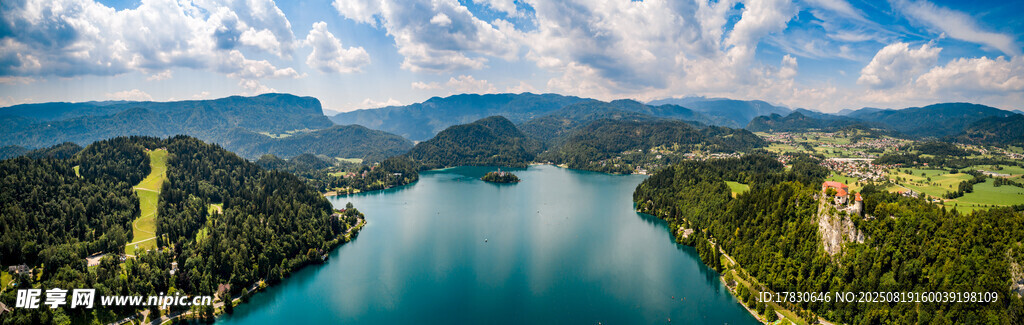 秀麗山水間的壯闊湖景