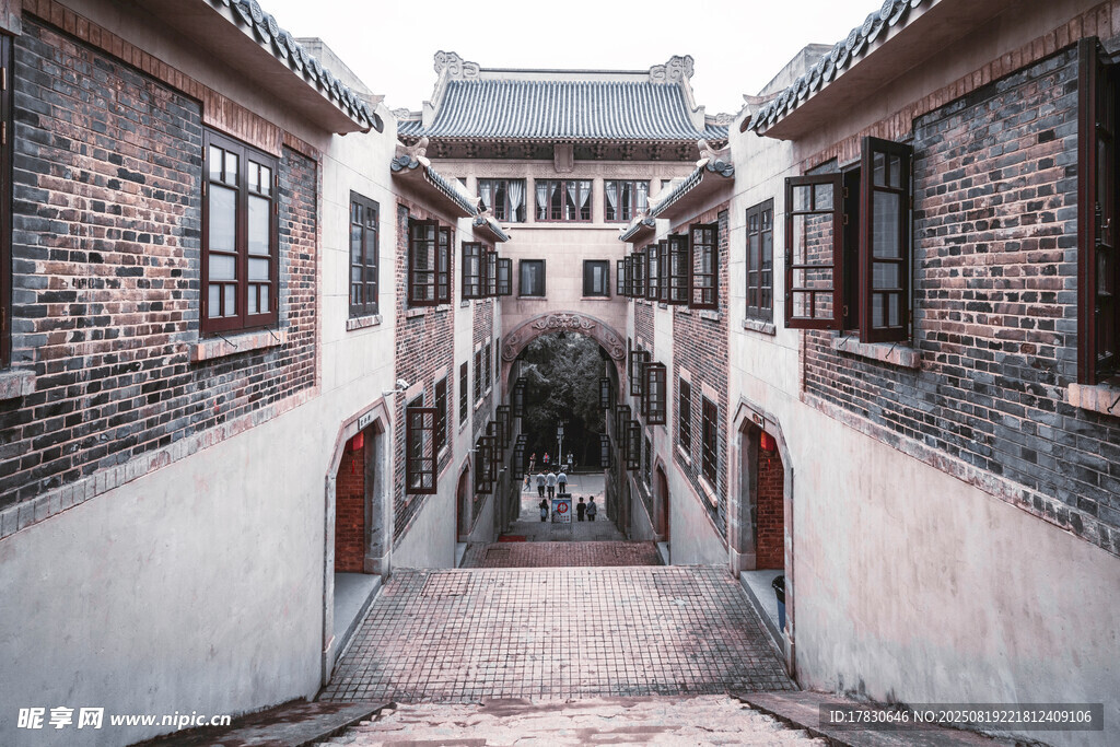 武漢大學(xué)櫻頂