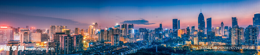 武漢黃昏西北湖夜景超廣角