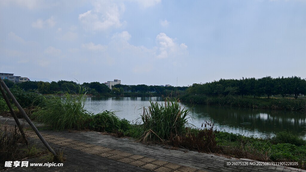 湖畔自然風(fēng)光美景