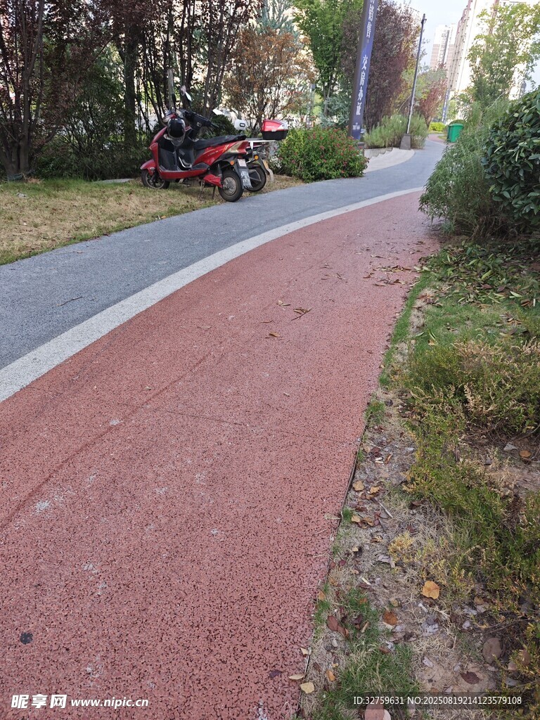 戶外彩色騎行步道景觀