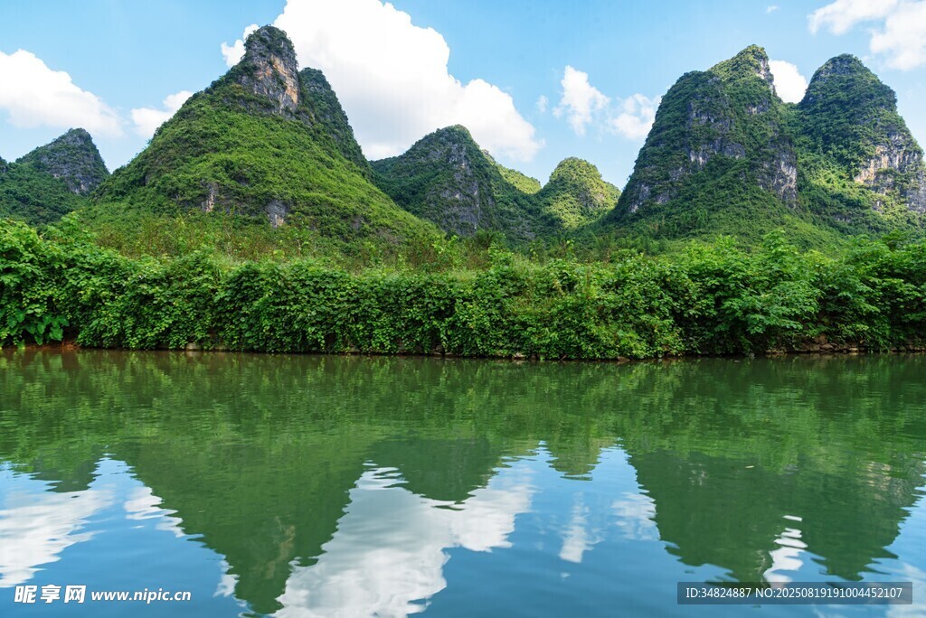 山水相映的秀麗自然景觀