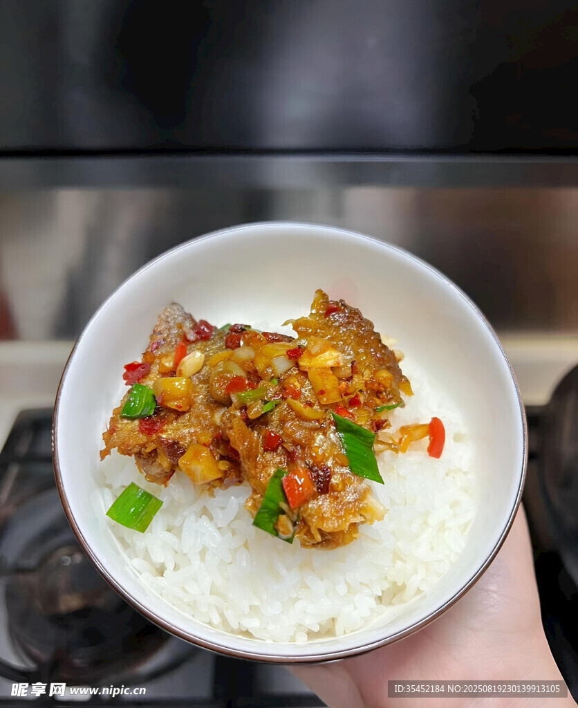 煎黃魚(yú)蓋飯