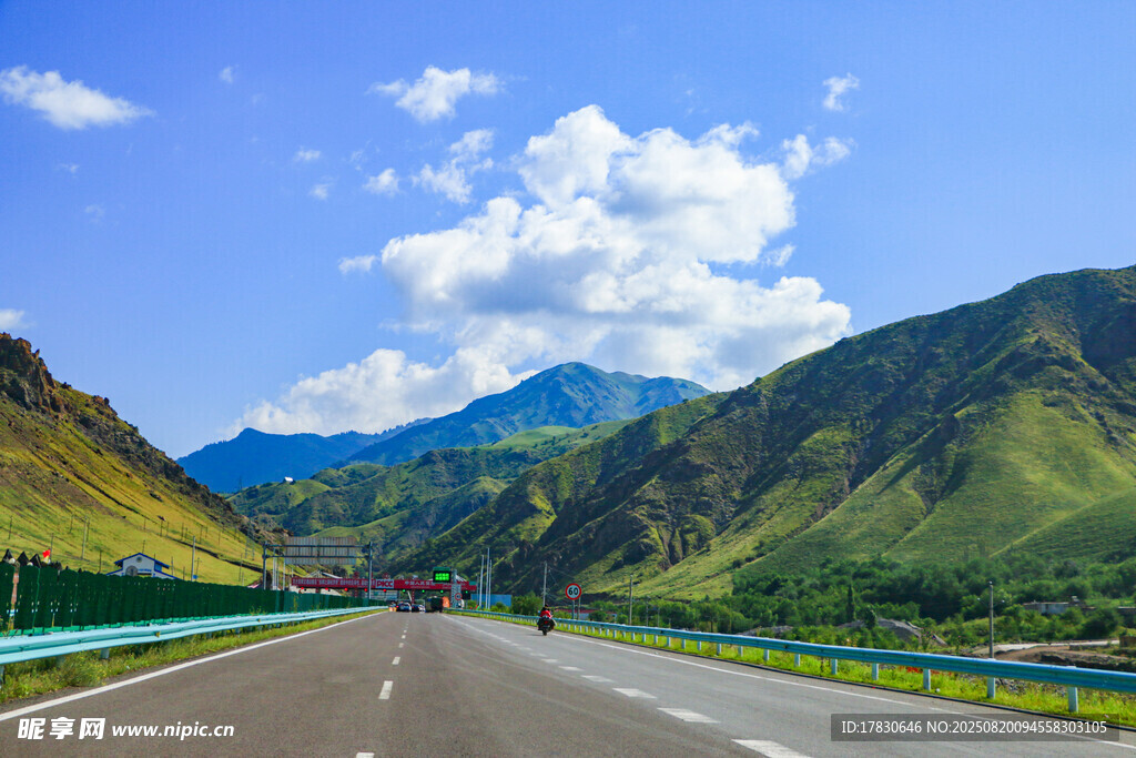 山間公路美景