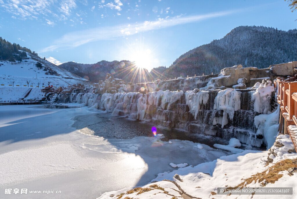 冬日雪山冰河壯麗風光