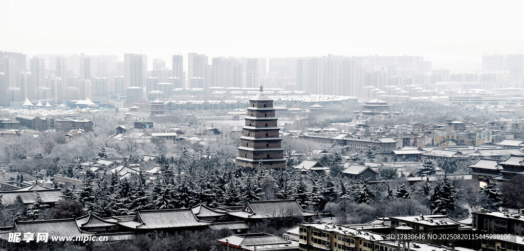 古城古塔與現(xiàn)代城市景觀
