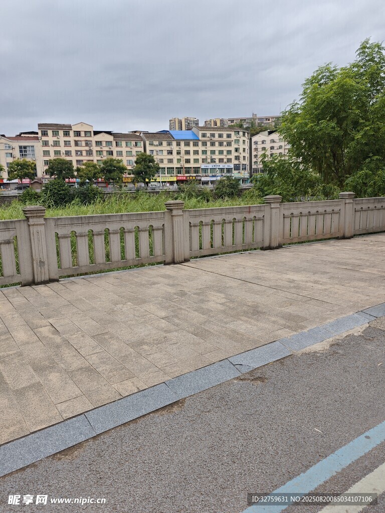 城市河畔景觀