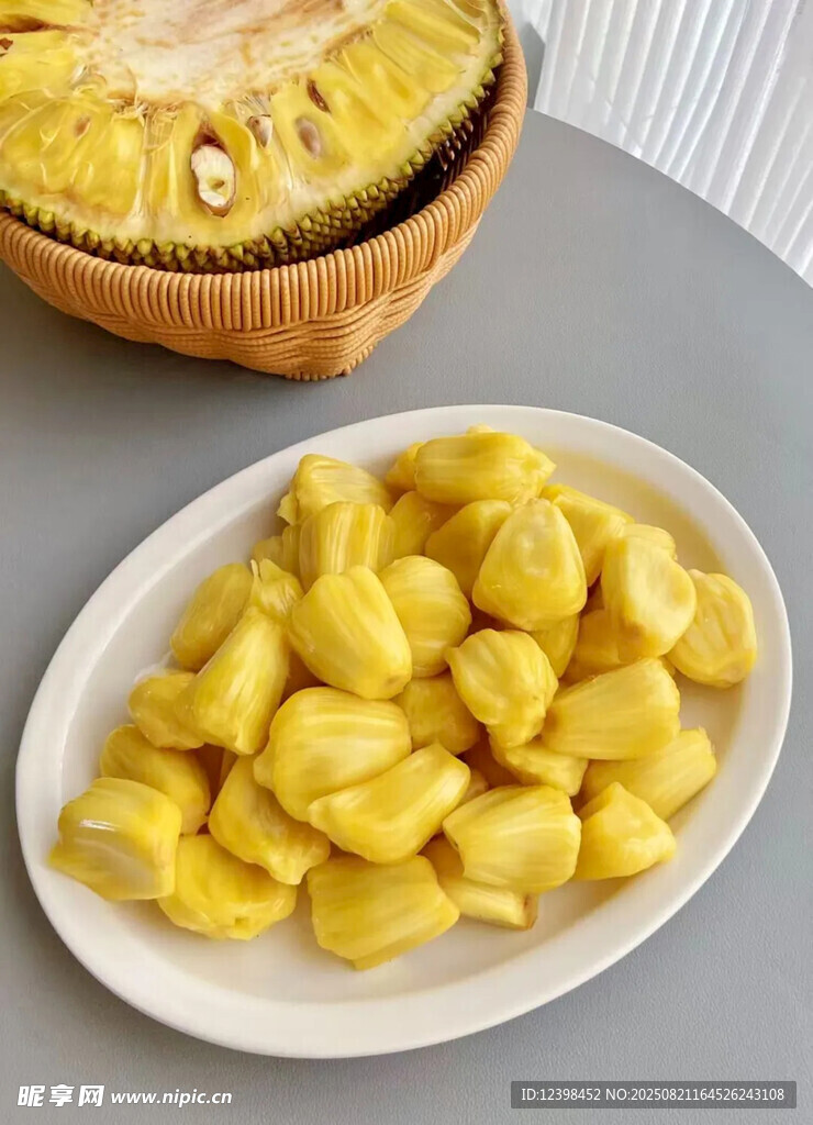 盤中美味菠蘿蜜果肉