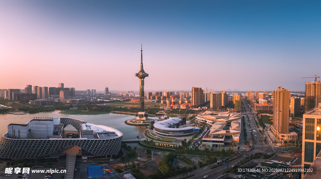 夕照聚龍湖