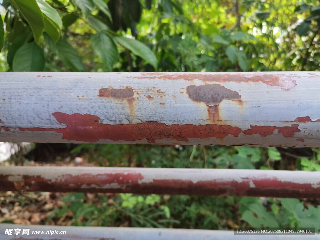生銹的金屬欄桿細節(jié)特寫