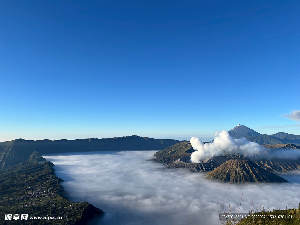 壯麗火山云海景觀
