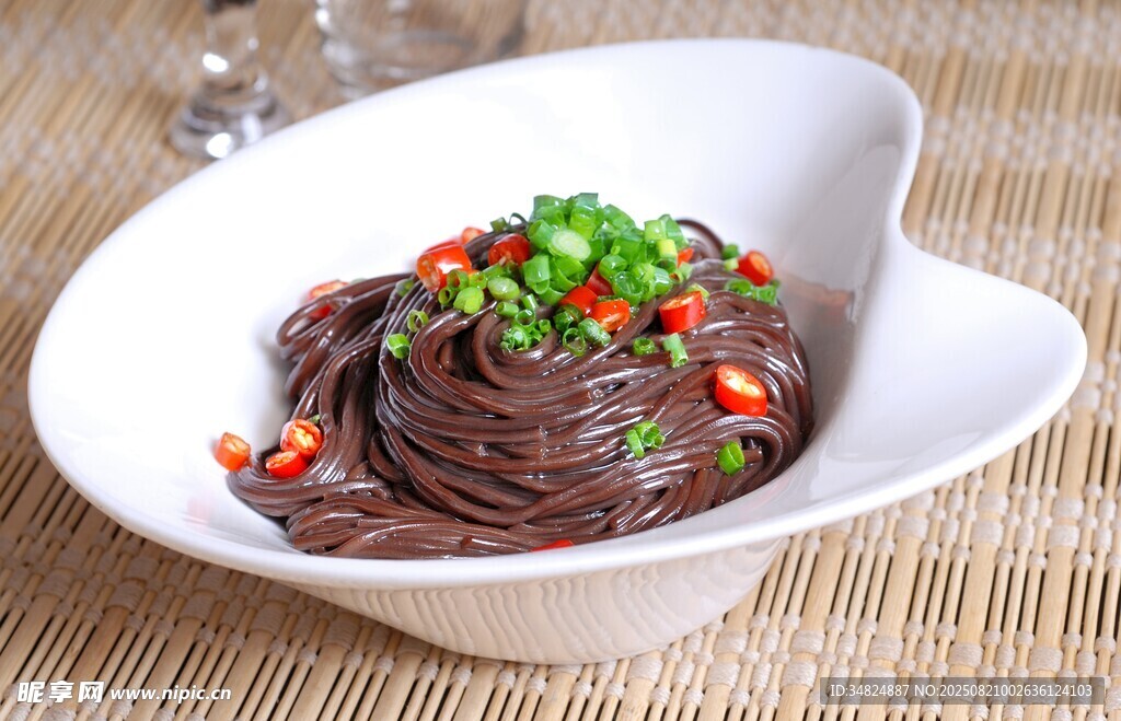香辣美味蕨根粉