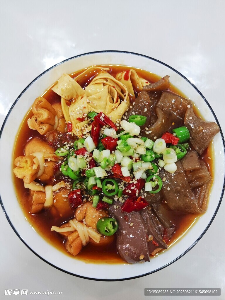美味牛肉刀削面