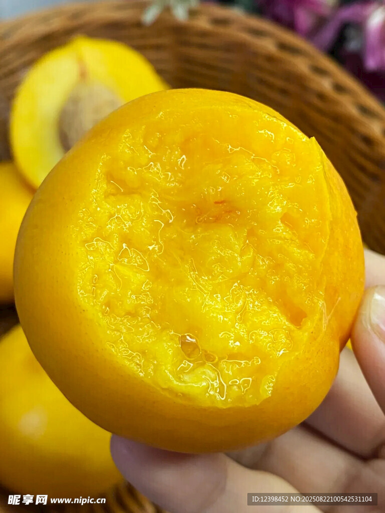 新鮮黃桃果肉特寫