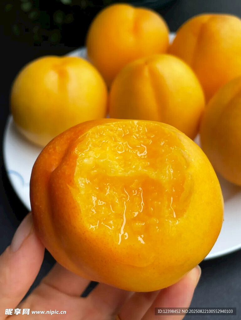 新鮮黃桃