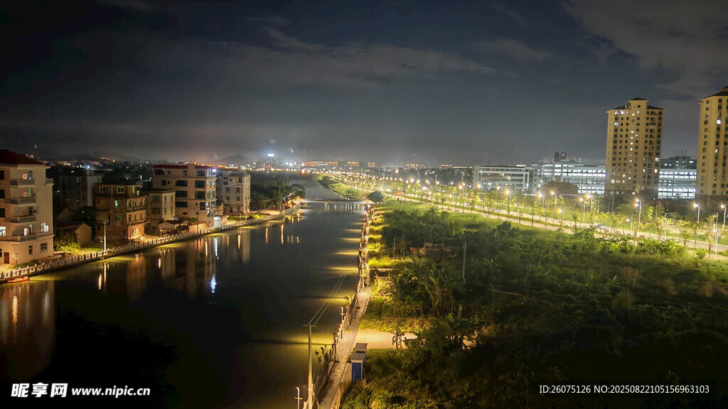 城市河畔夜景風(fēng)光