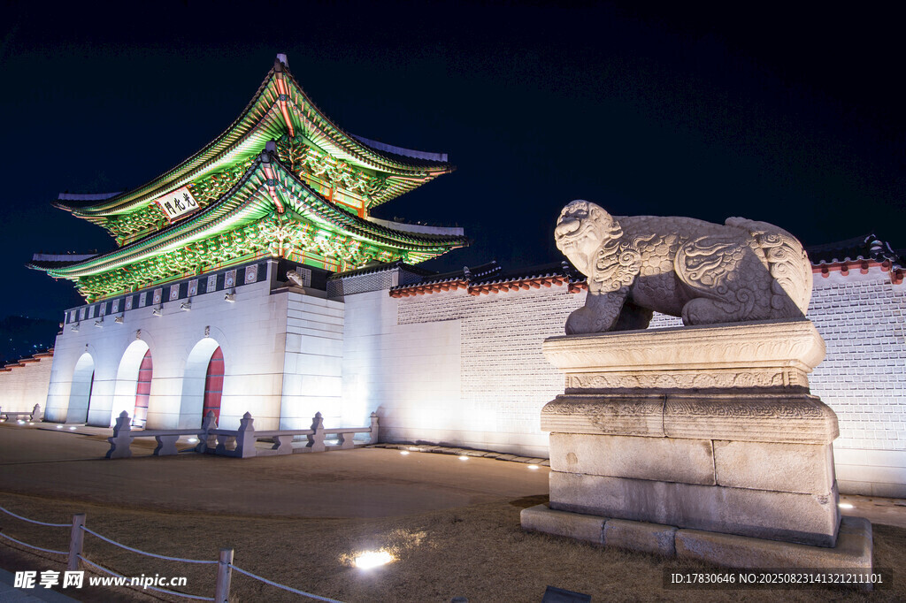 韓國景福宮夜景與石獸