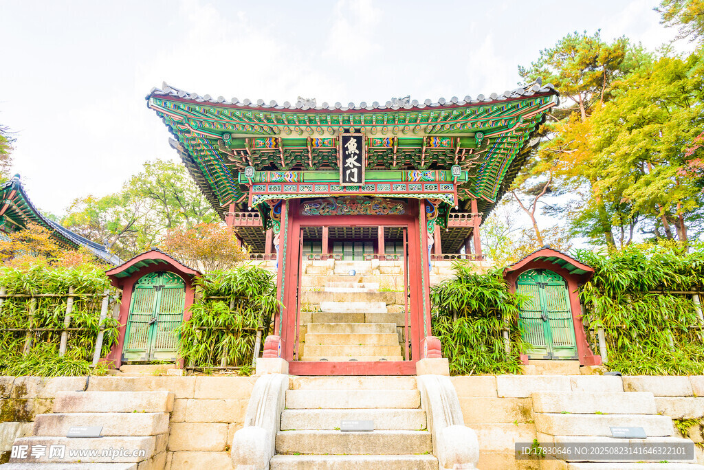 傳統(tǒng)中式古建筑門(mén)景
