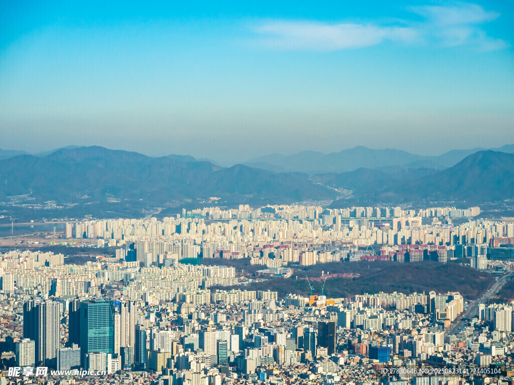 俯瞰繁華都市全景