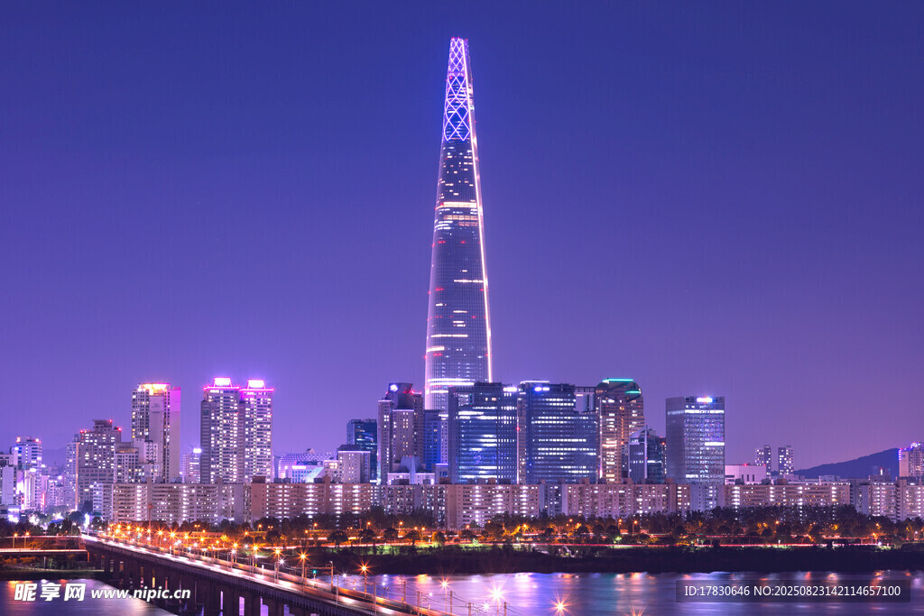 首爾夜景中的標(biāo)志性摩天大樓