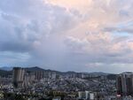 城市上空的絢麗云霞