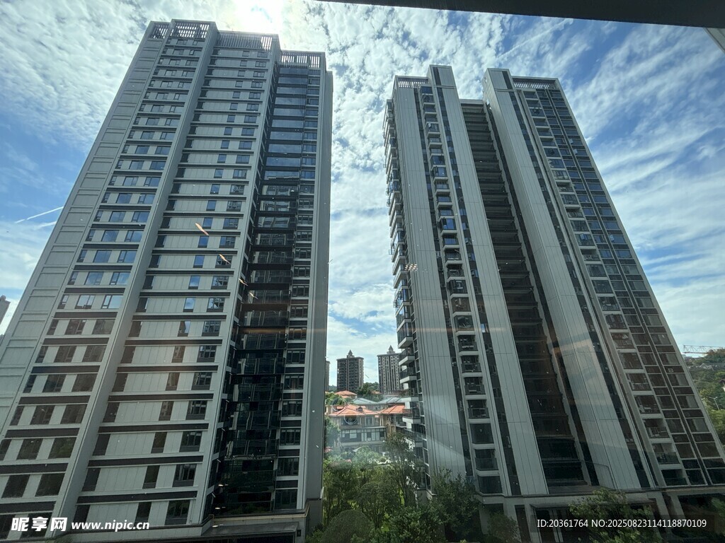現(xiàn)代高層住宅樓景觀