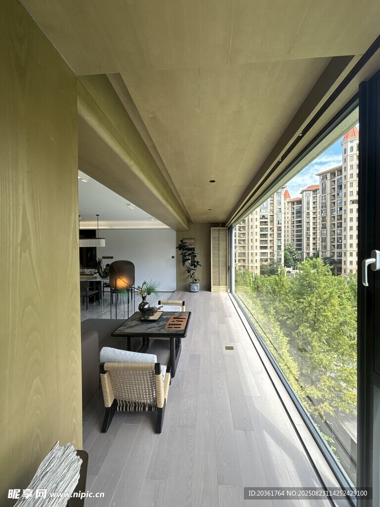 現(xiàn)代簡約風(fēng)陽臺景觀