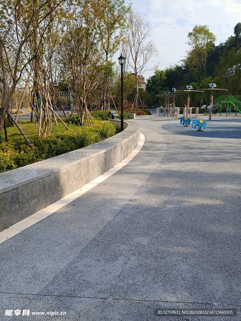 公園水泥步道及周邊景觀
