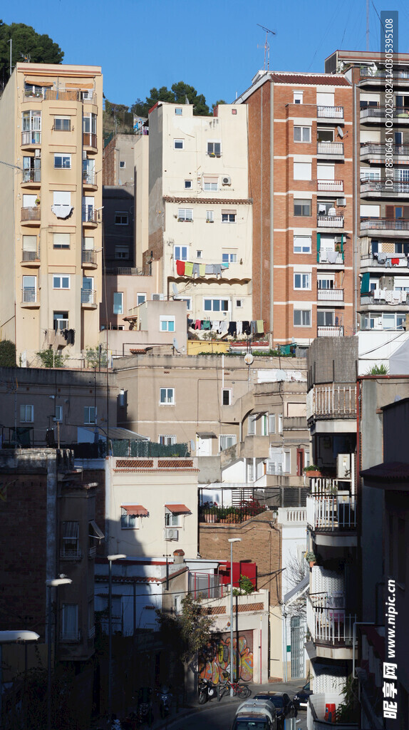 城市中的多彩建筑景觀