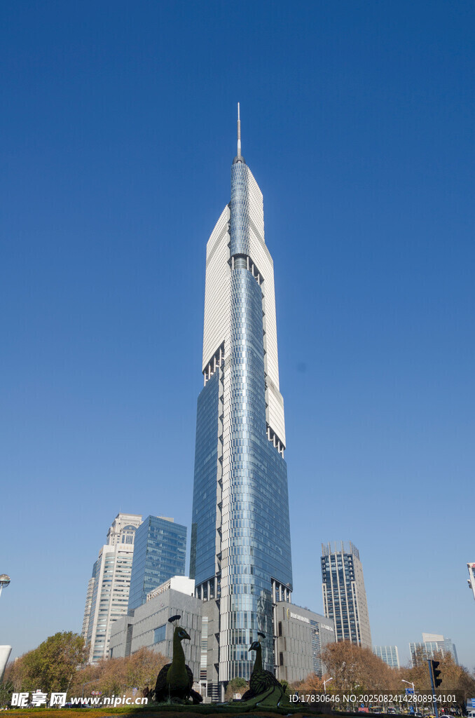 高聳的紫峰大廈