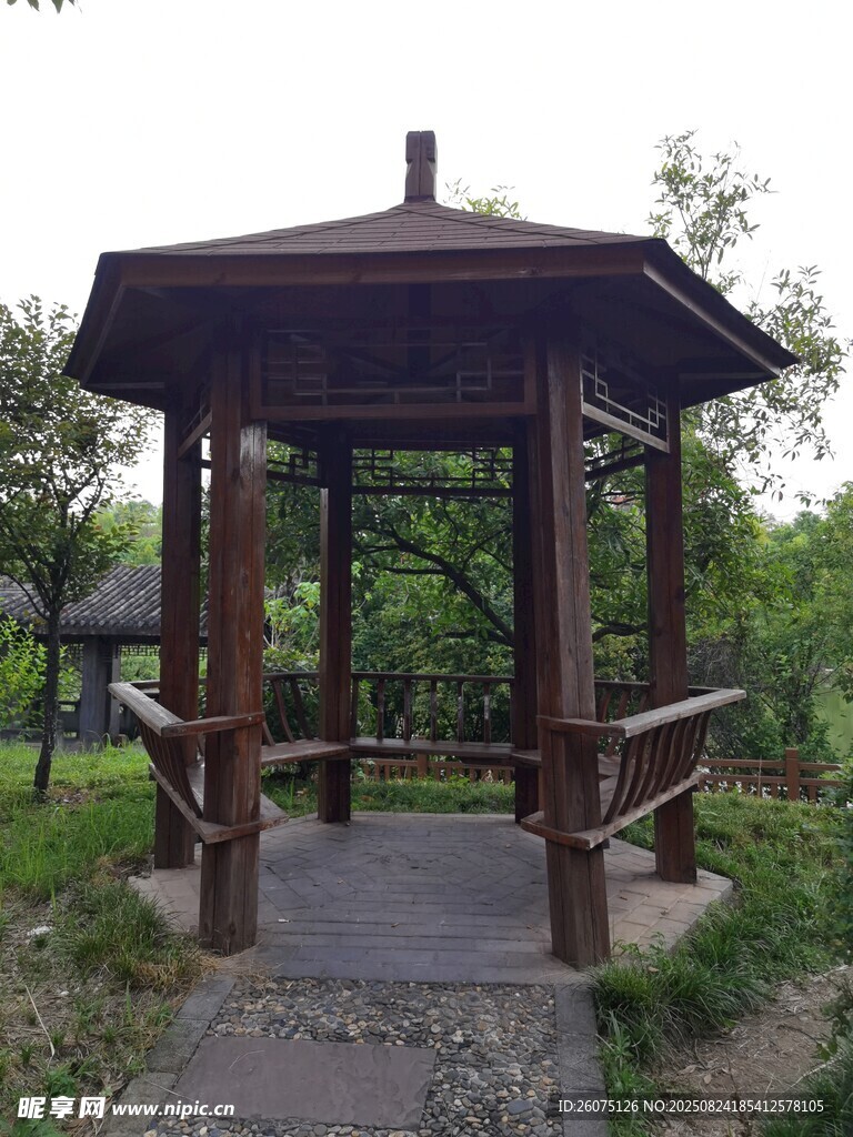 戶外木質(zhì)六角涼亭景觀