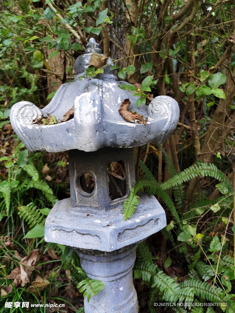 石制地?zé)糇匀恢械木爸? />
                            </div>
                    </div>
                </div>



                <div   id=