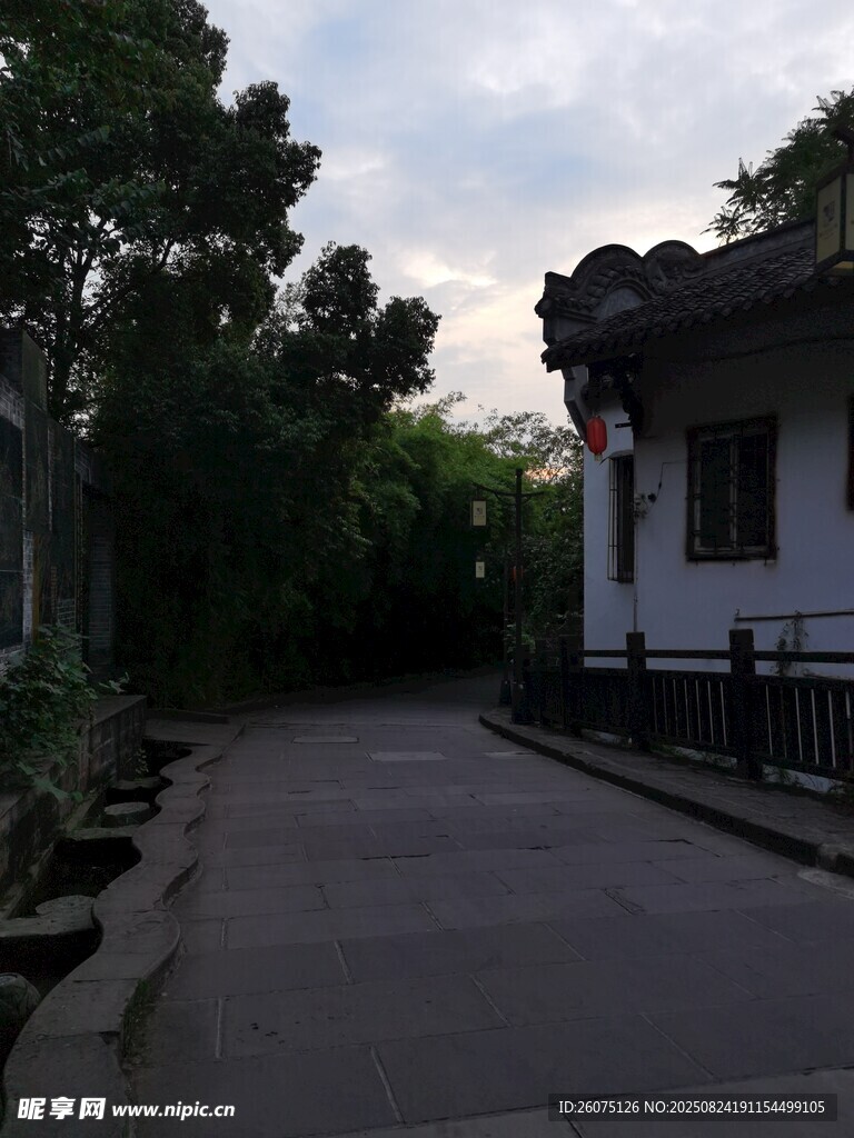 中式庭院小道風景