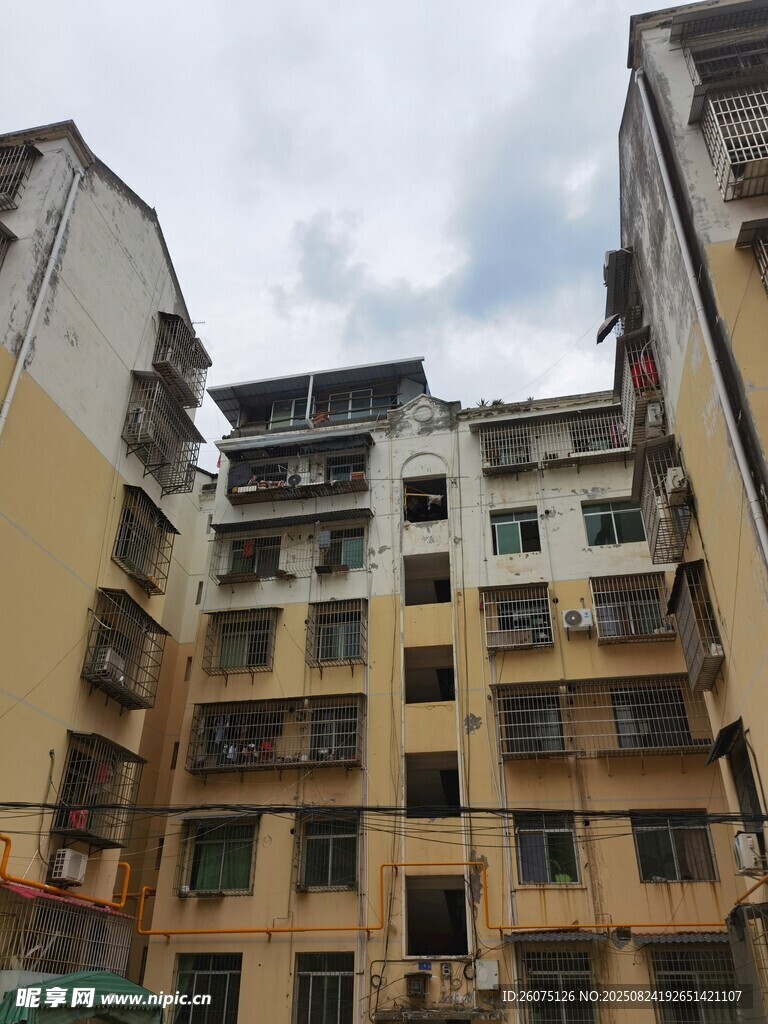 老舊居民樓外觀景象