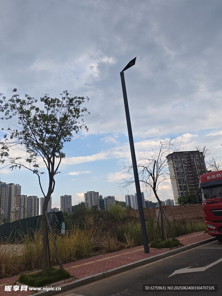 城市路邊風(fēng)景