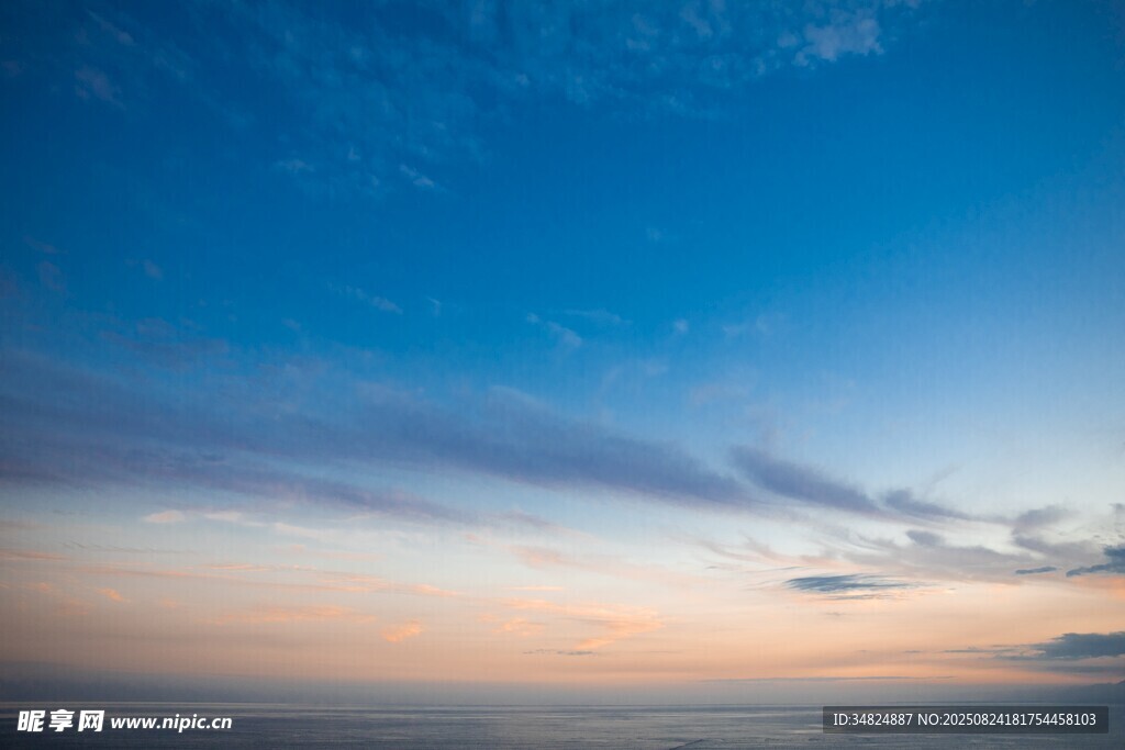 黃昏時(shí)分的天空美景