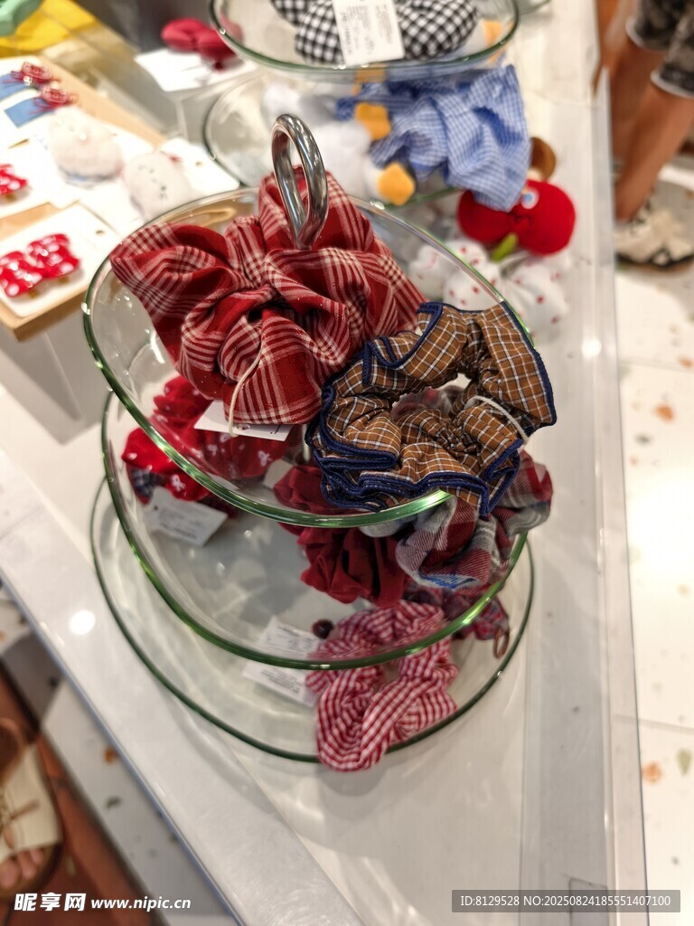 多彩蝴蝶結(jié)飾品展示