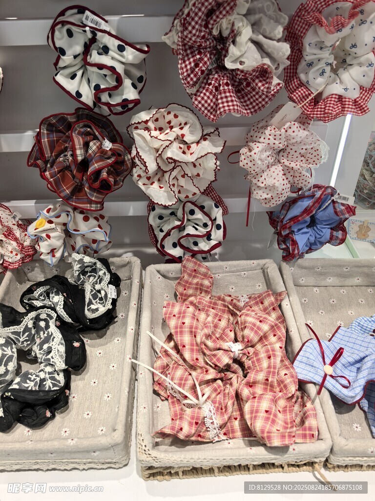 多樣精美發(fā)飾展示