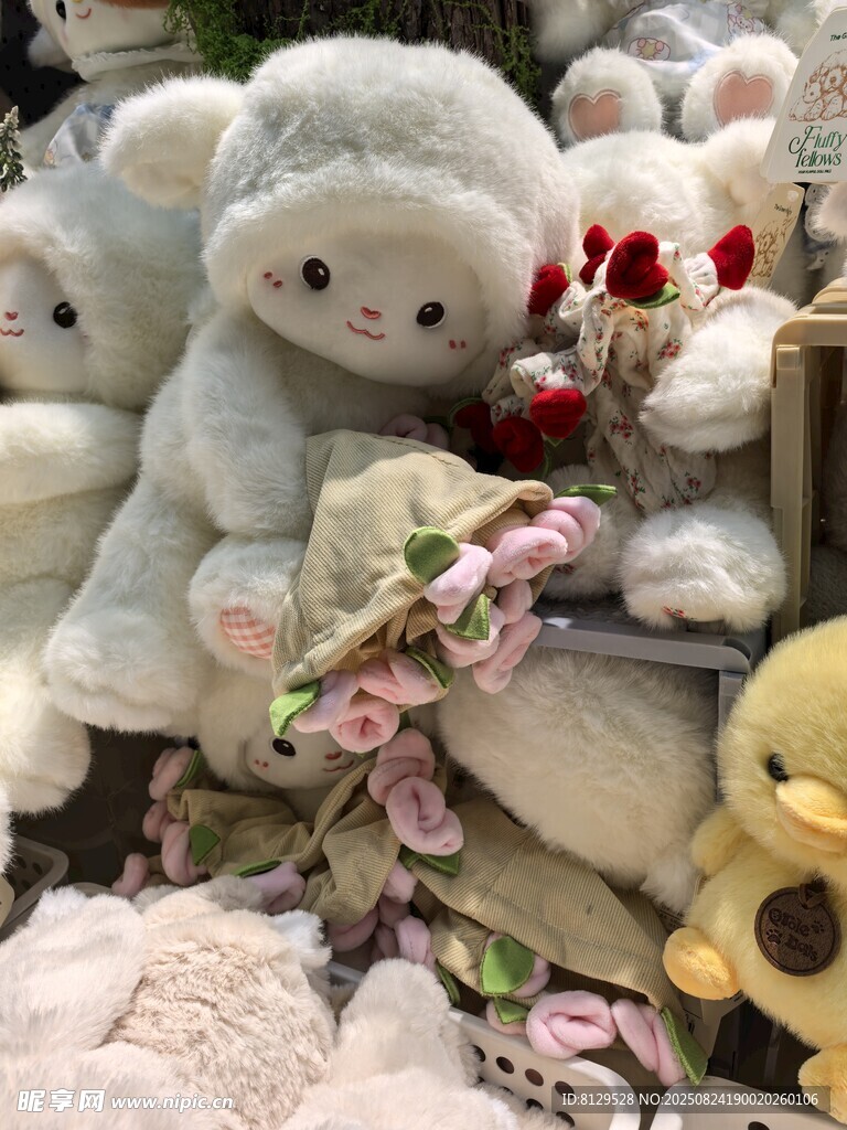 可愛毛絨玩具堆疊展示