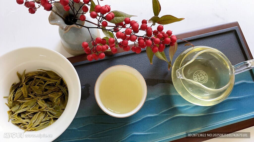 清新茶具與綠茶展示