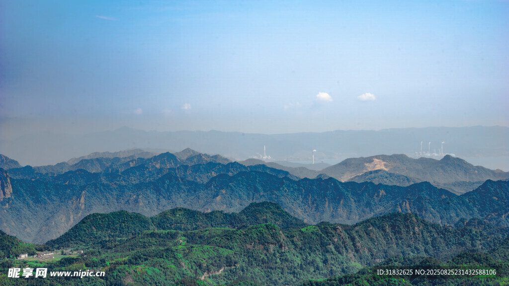 壯麗山巒景觀