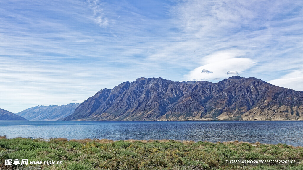 壯麗山湖美景
