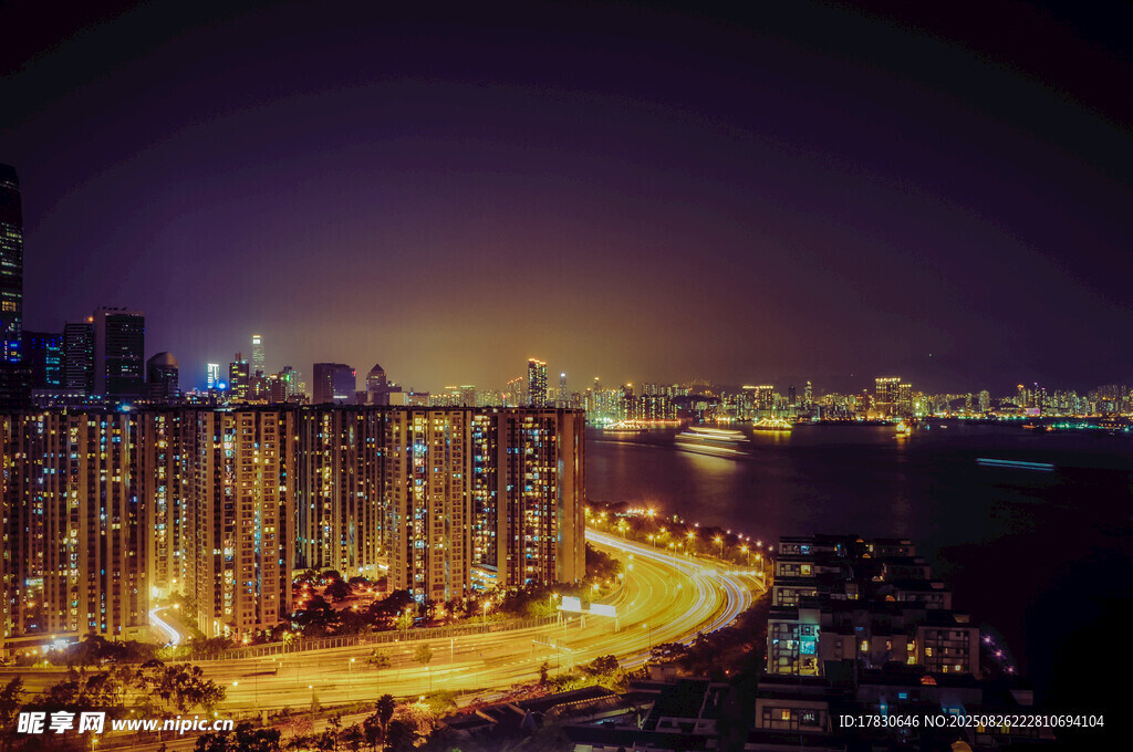 城市璀璨夜景俯瞰視角