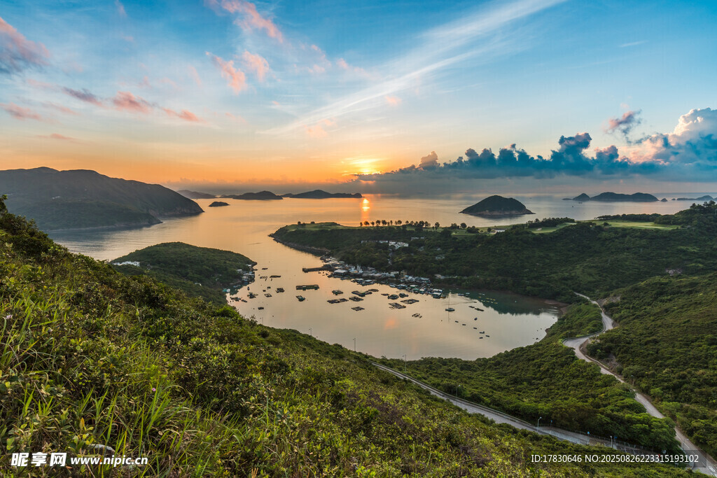 山海間的絕美日落風(fēng)光