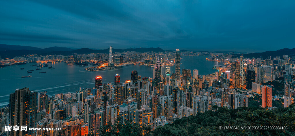 城市夜景俯瞰圖
