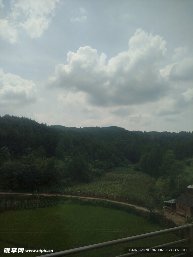 窗外田園風(fēng)光景色