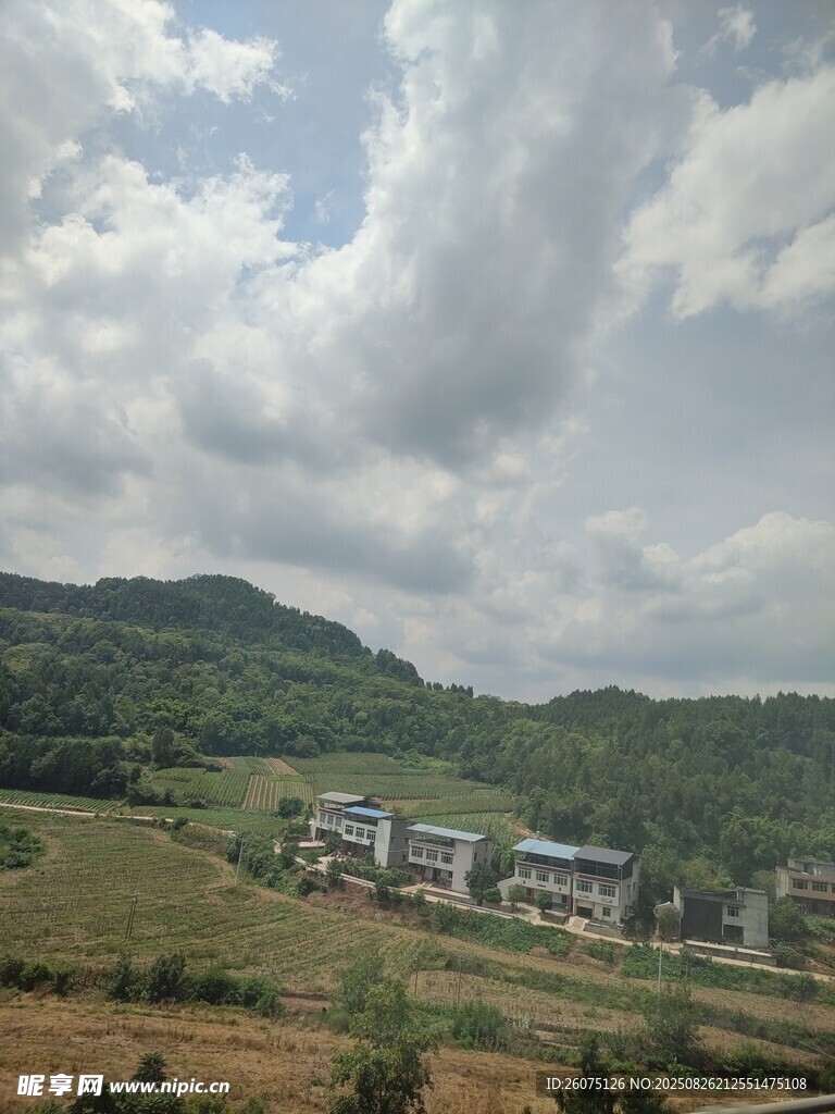 山間村落景致
