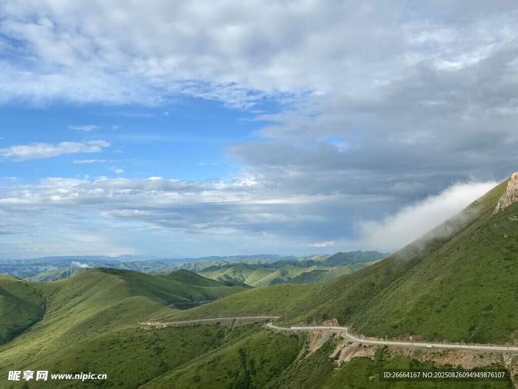 山間公路美景