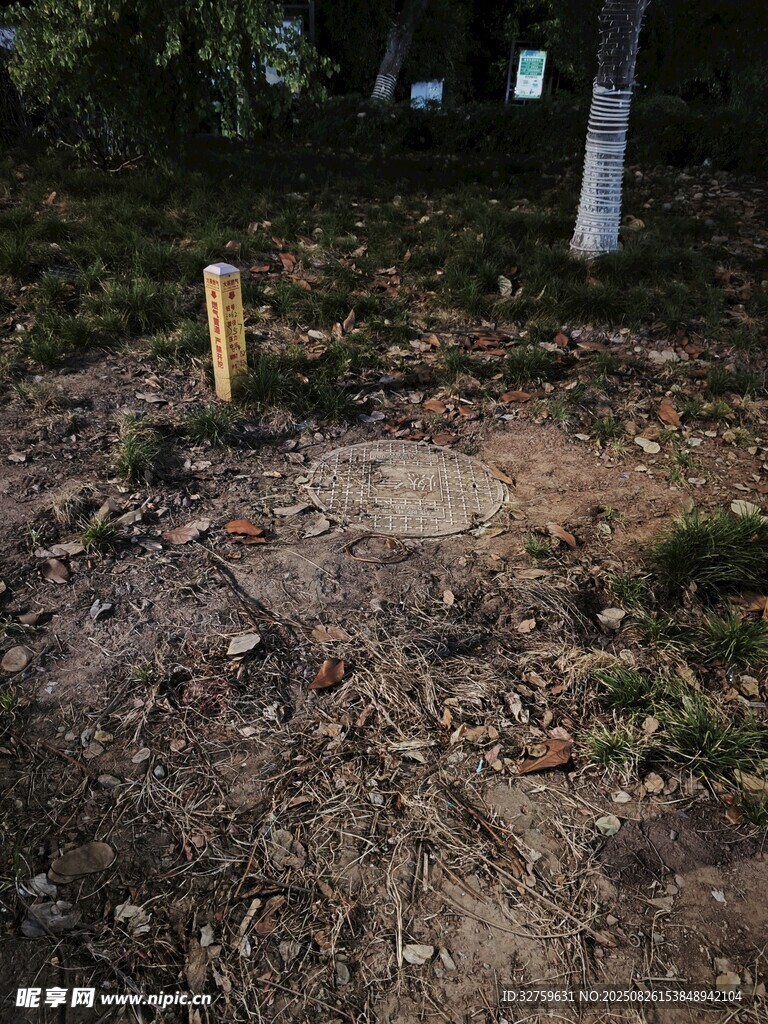 戶外泥土地面與標識樁