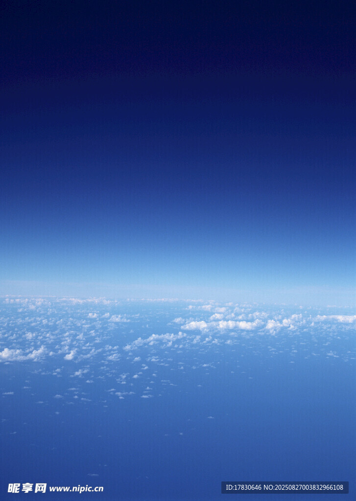 高空俯瞰云海美景